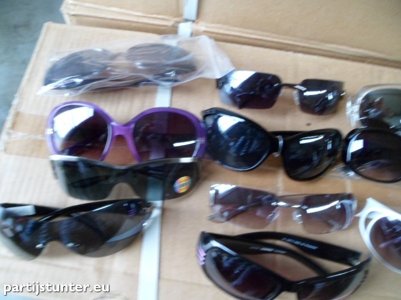 Nebu Dubbelzinnig Dat Zonnebrillen kopen, zonnebrillen, - PARTIJSTUNTER.EU