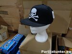 PARTIJ CAP ZWART SKULL EN CROSSBONE