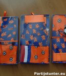 PARTIJ CADEAUVERPAKKING VOETBAL ORANJE BOXERSHORT EN SOKKEN 