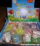 PARTIJ SQUEEZE BAL GOUDVIS IN DISPLAY