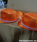 FEDORA HOED ORANJE MET ROOD WIT BLAUW LINT