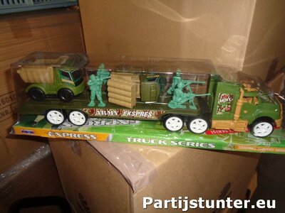 PARTIJ ARMY TRUCK MET AANHANGER 