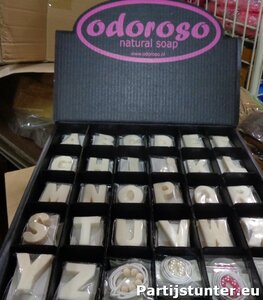 PARTIJ ODOROSO NATURAL SOAP 130 STUKS IN DISPLAY