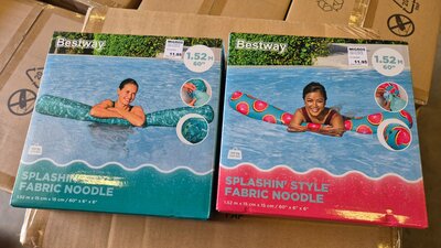 PARTIJ BESTWAY ZWEMBAD STOFFEN NOODLE 152CM SPLASHIN' STYLE