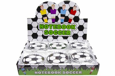 PARTIJ NOTITIEBOEKJE VOETBAL IN DISPLAY