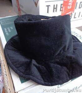 PARTIJ GOOGELHOED MET KONIJN VOOR DE ALLERKLEINSTE 