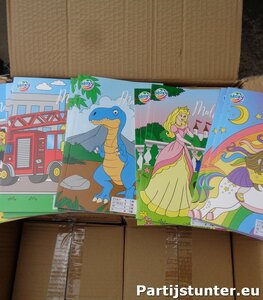 PARTIJ KLEURBOEK 64 MOTIEVEN 32 BLZ ASSORTI
