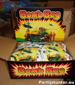 PARTIJ BOMB BAG IN DISPLAY