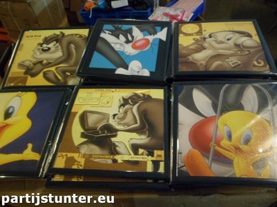 PARTIJ LICENTIE SCHILDERIJTJES 23X23CM MET O.A LOONEY TUNES EN DISNEY