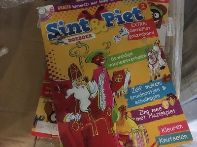 PARTIJ SINT EN PIET DOEBOEK VAN NICKELODEON 