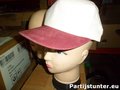 PARTIJ BASEBALL CAPS VERSTELBAAR BEIGE MET BORDEAUXRODE KLEP