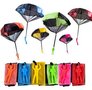 PARTIJ PARACHUTE MET FIGUUR IN ZAKJE